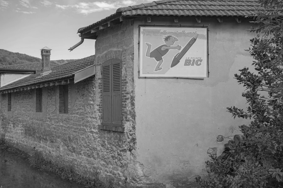 Photo brand building