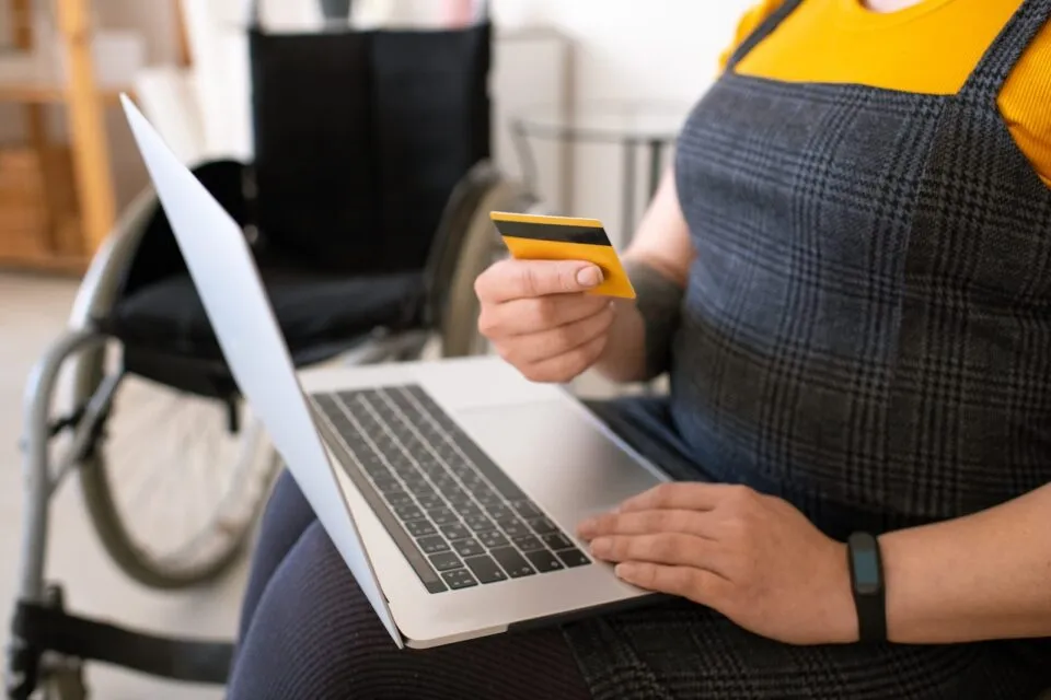 Black Friday: ofertele aduc clienții pe site. Pot aceștia să finalizeze comanda?