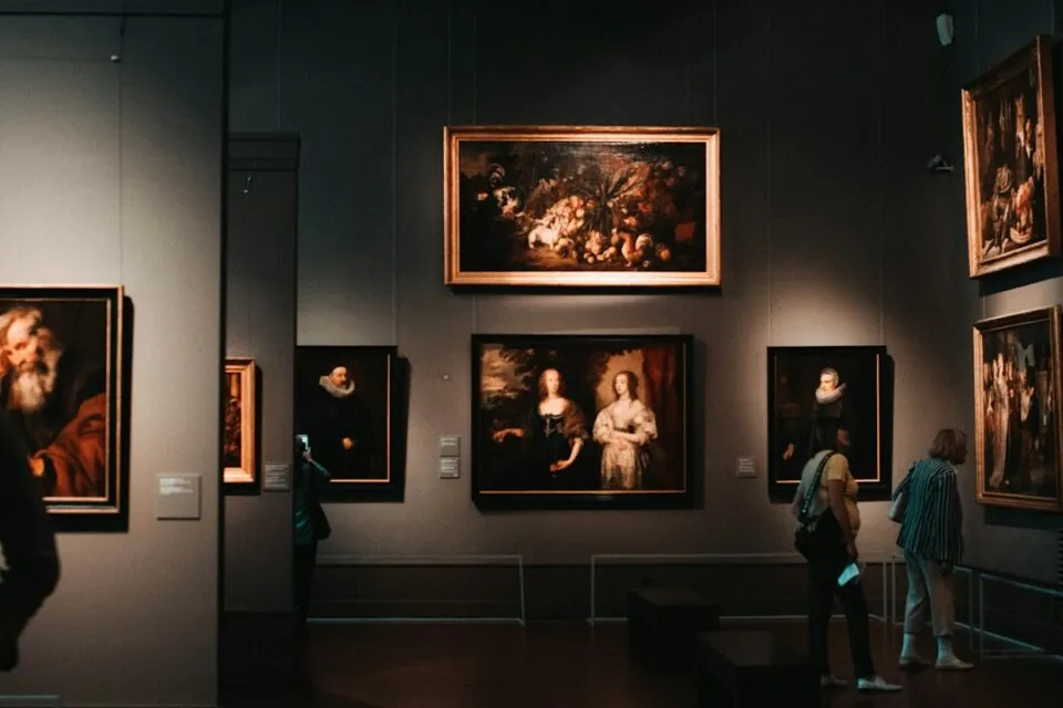 Photo art exhibition guide